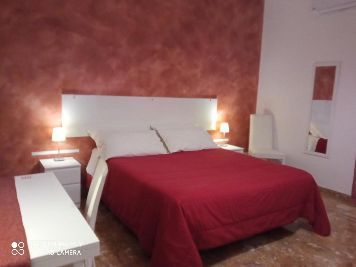 Bed & Breakfast Fontanarossa Airport -Private Parking- カターニア エクステリア 写真