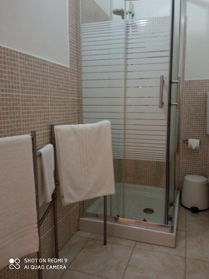 Bed & Breakfast Fontanarossa Airport -Private Parking- カターニア エクステリア 写真