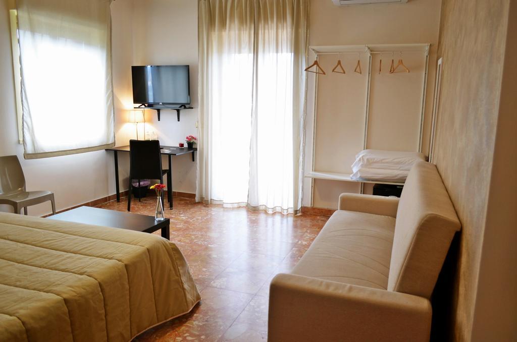 Bed & Breakfast Fontanarossa Airport -Private Parking- カターニア エクステリア 写真